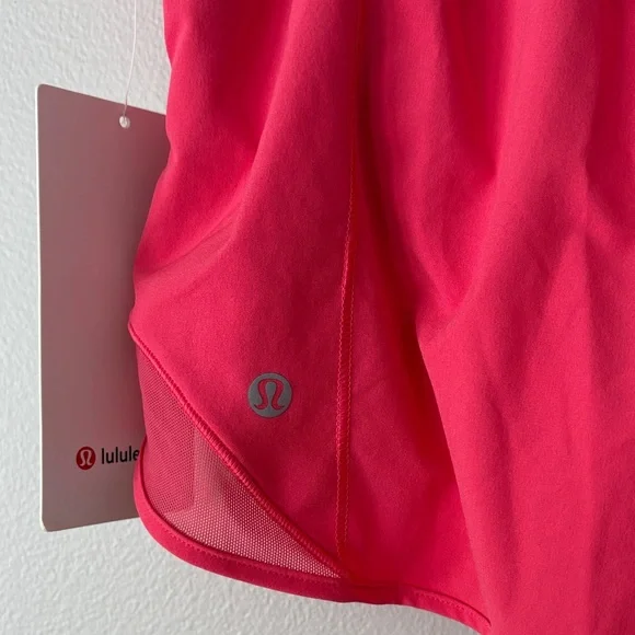 Lululemon NWT Hotty Hot LR Short 2.5” Lined Shorts - Picture 4 of 7